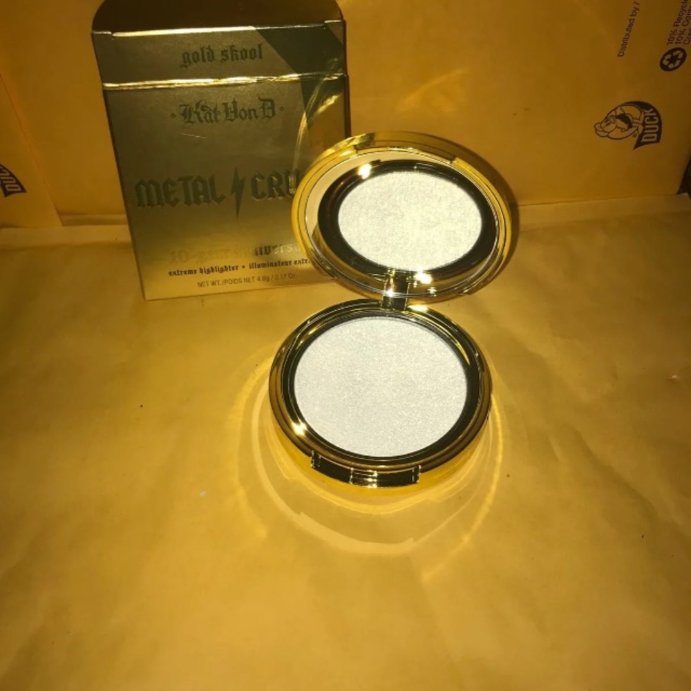 Kvd metal crush highlighter